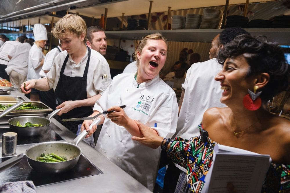 london event photographer canary wharf roe 042 1000x667 - Fundraising event photography: Too Many Critics, for Action Against Hunger